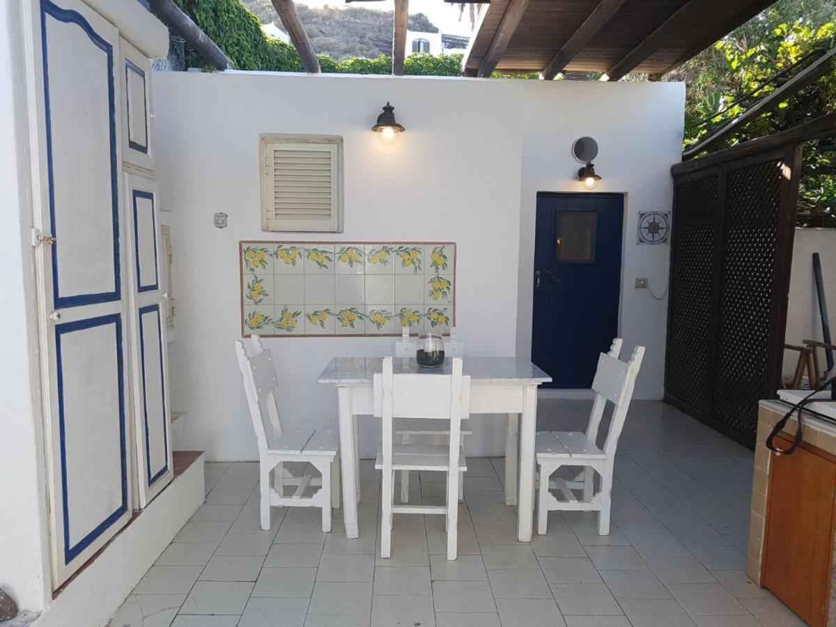 Ferienwohnung Con I Piedi Nell'Acqua Stromboli Exterior foto